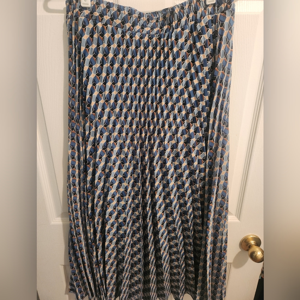 Max Studio Teal Accordian Pleat Geometric Skirt